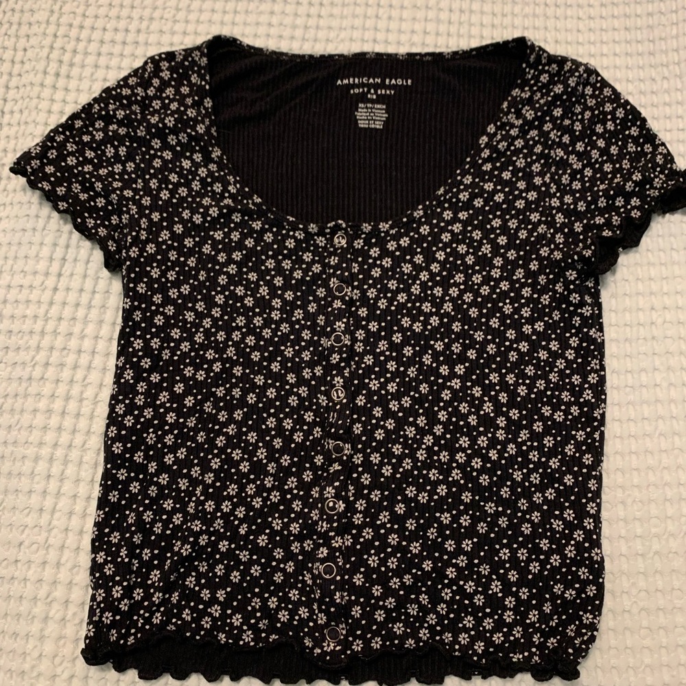 American Eagle Cropped Daisy Flower Top